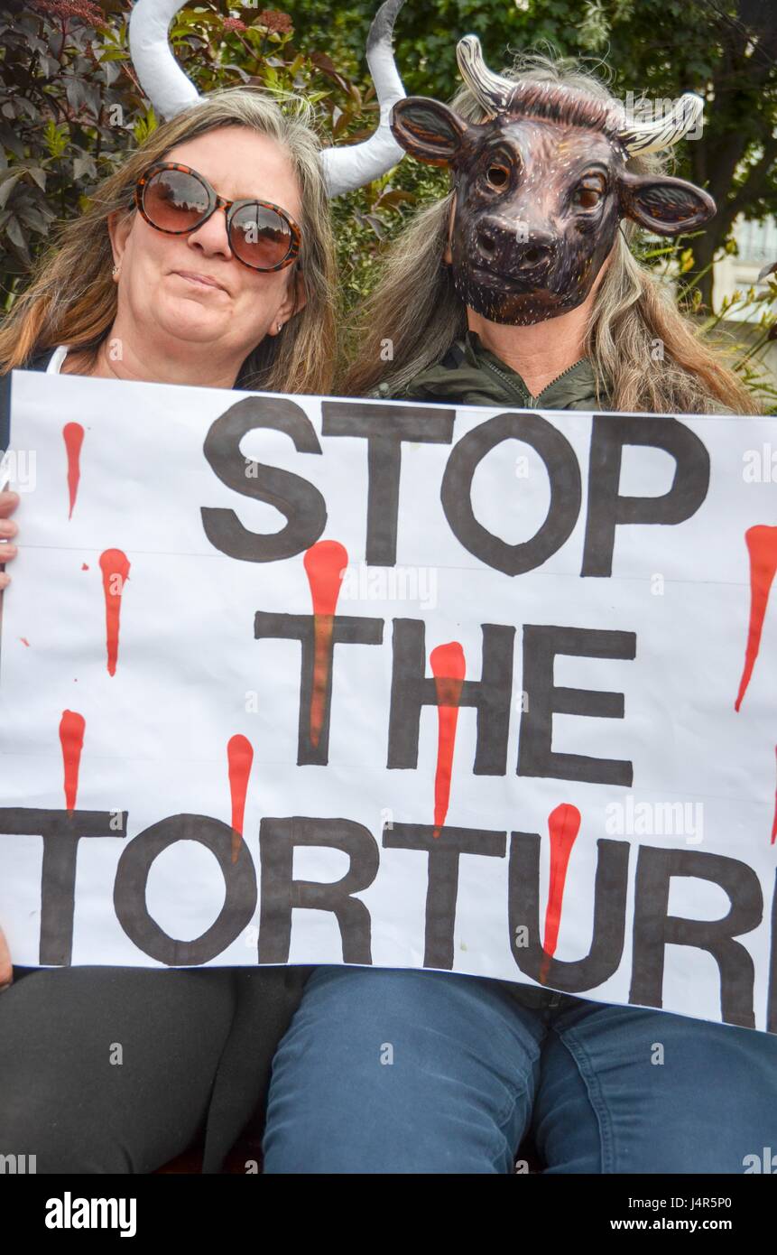 Animal rights groups march hi-res stock photography and images - Alamy