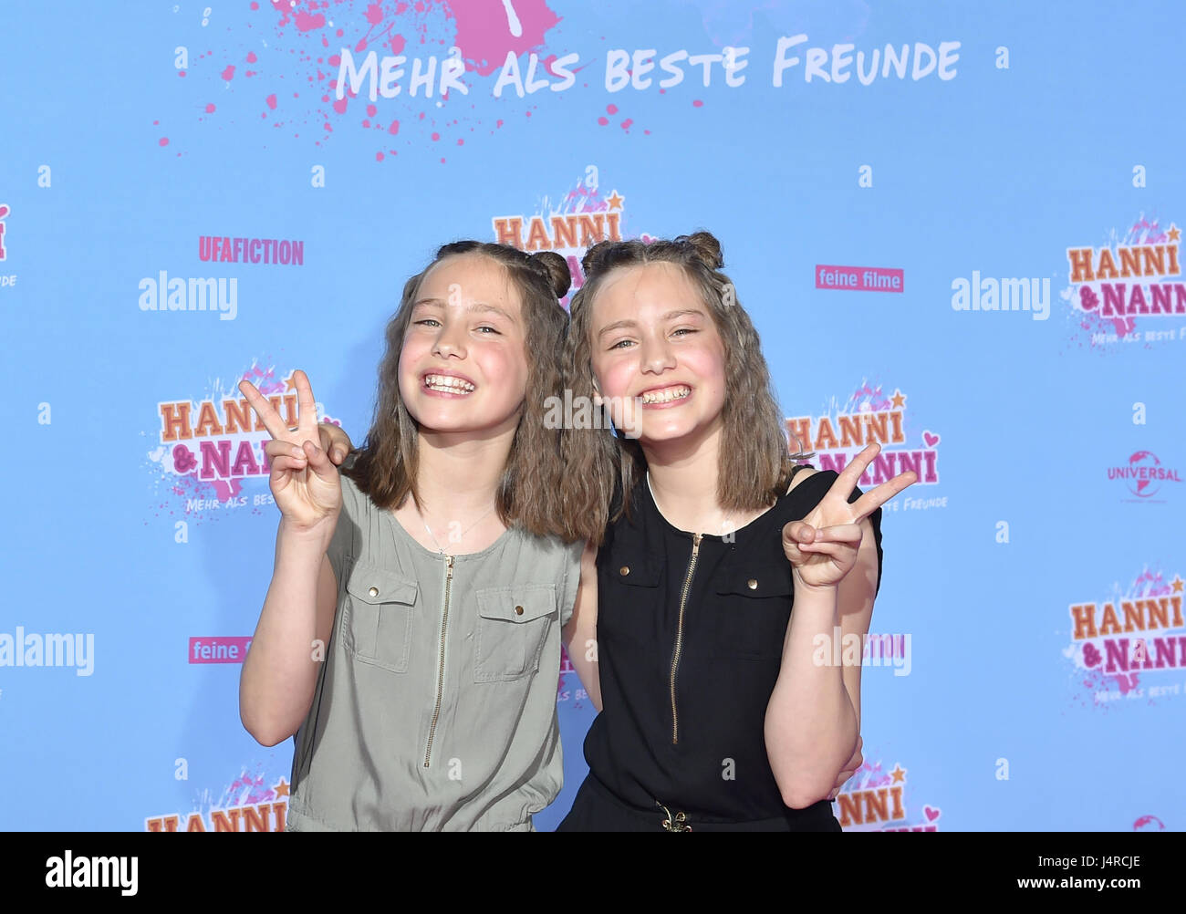 Berlin, Germany. 14th May, 2017. Actresses Laila and Rosa Meinecke arrive  at the world premiere of 'Hanni & Nanni - Mehr als beste Freunde' (lit.  'More than best friends') at the Kino