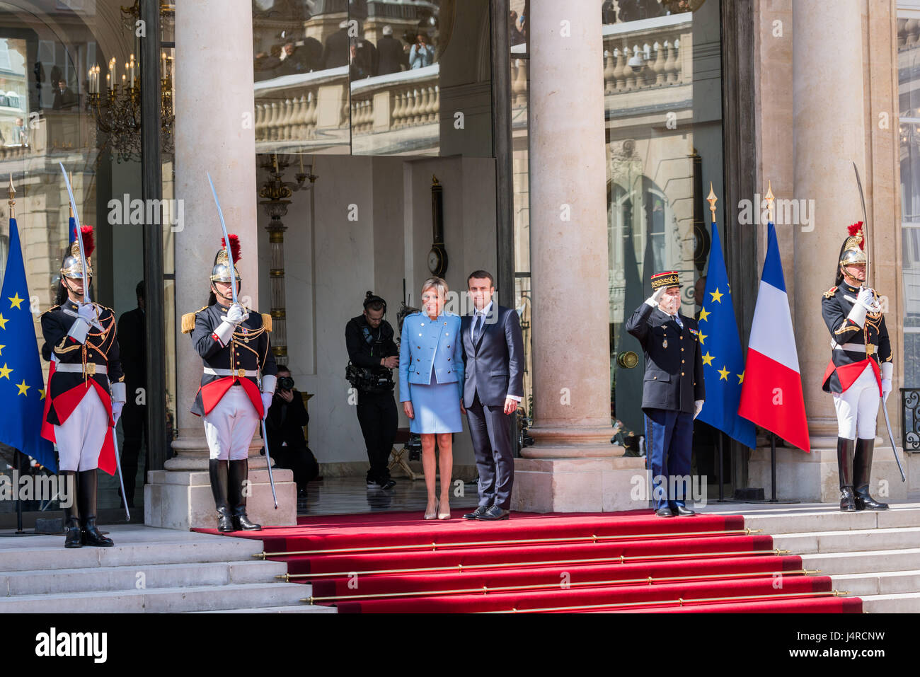 Paris, France. 14th May, 2017. Emmanuel Macron and his wife Brigitte up the stairs of Elysee Palace. Emmanuel Macron inauguration as france's new president at the Elysée Palace in Paris , France, on May 14 2017. Credit: Phanie/Alamy Live News Stock Photo