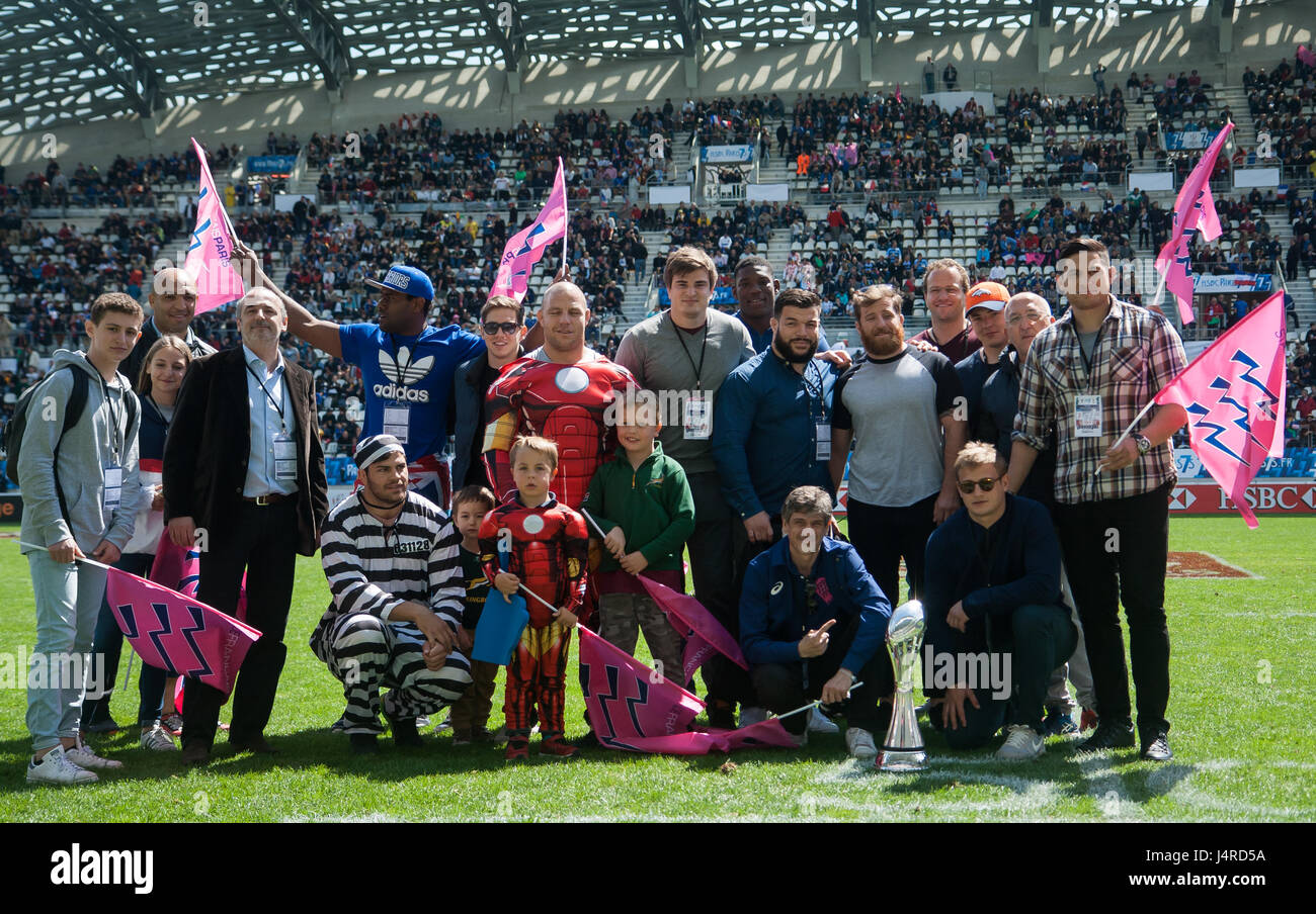 Paris, France. 14th May 2017. Stade Francais Paris players parade the Challenge Cup trophy around their home ground, Stade Jean Bouin. They beat Gloucester 25 - 17 in Murrayfield, Scotland to clinch the trophy. Credit: Elsie Kibue / Alamy Live News Stock Photo