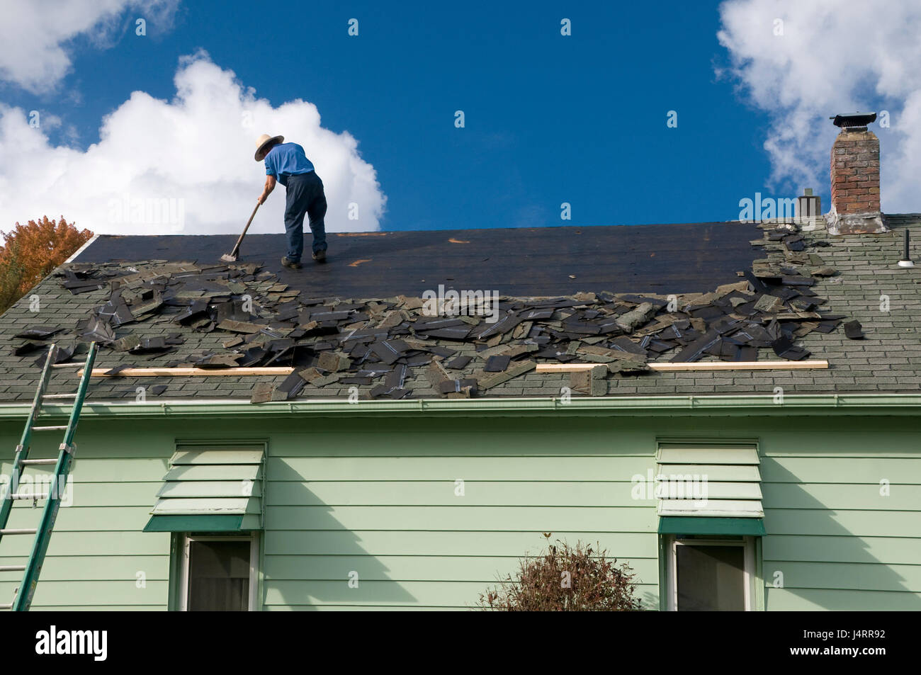 Removing old shingles hires stock photography and images Alamy