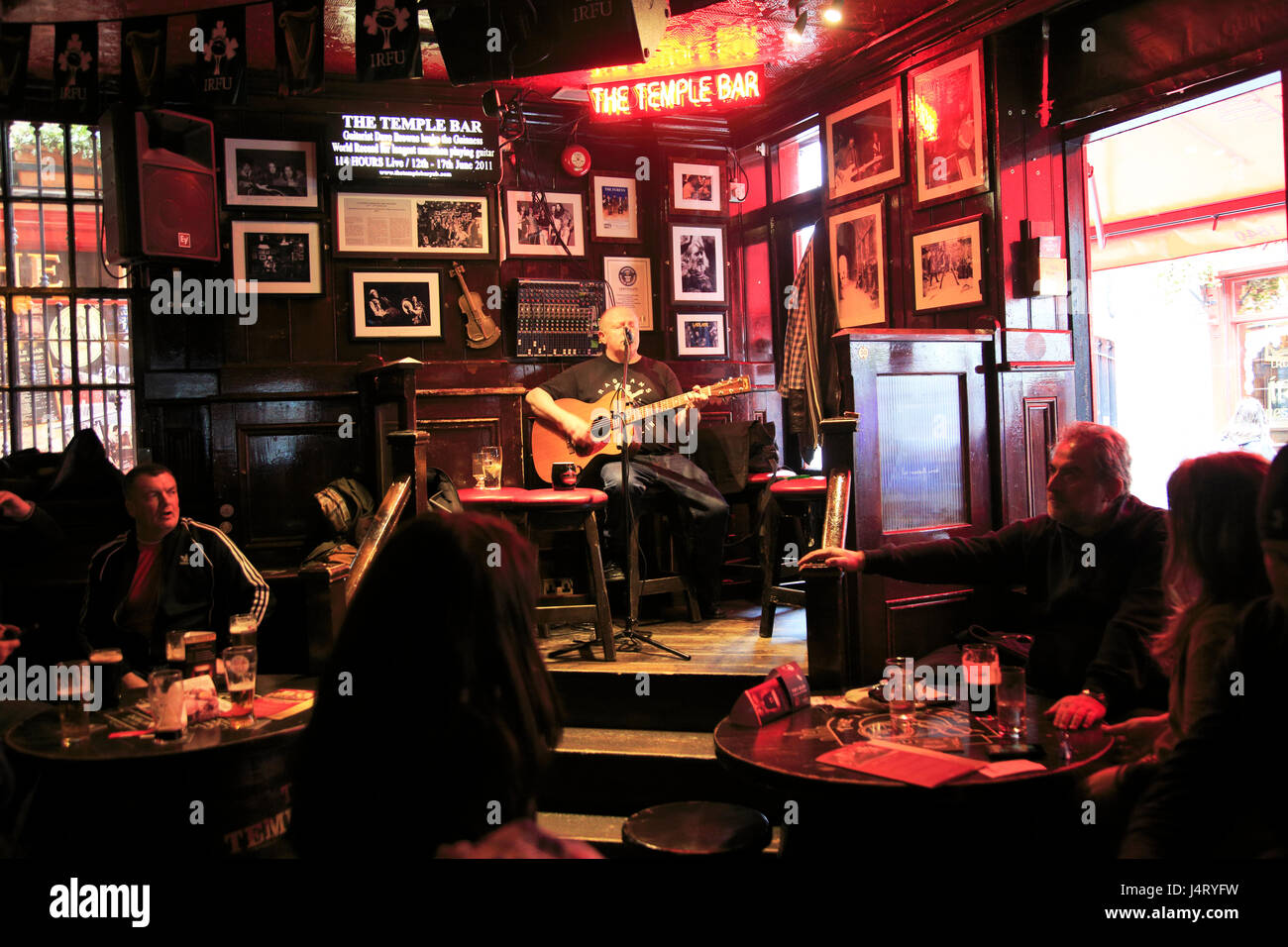 Live music performance inside the Temple Bar pub, Dublin city centre, Ireland, Republic of