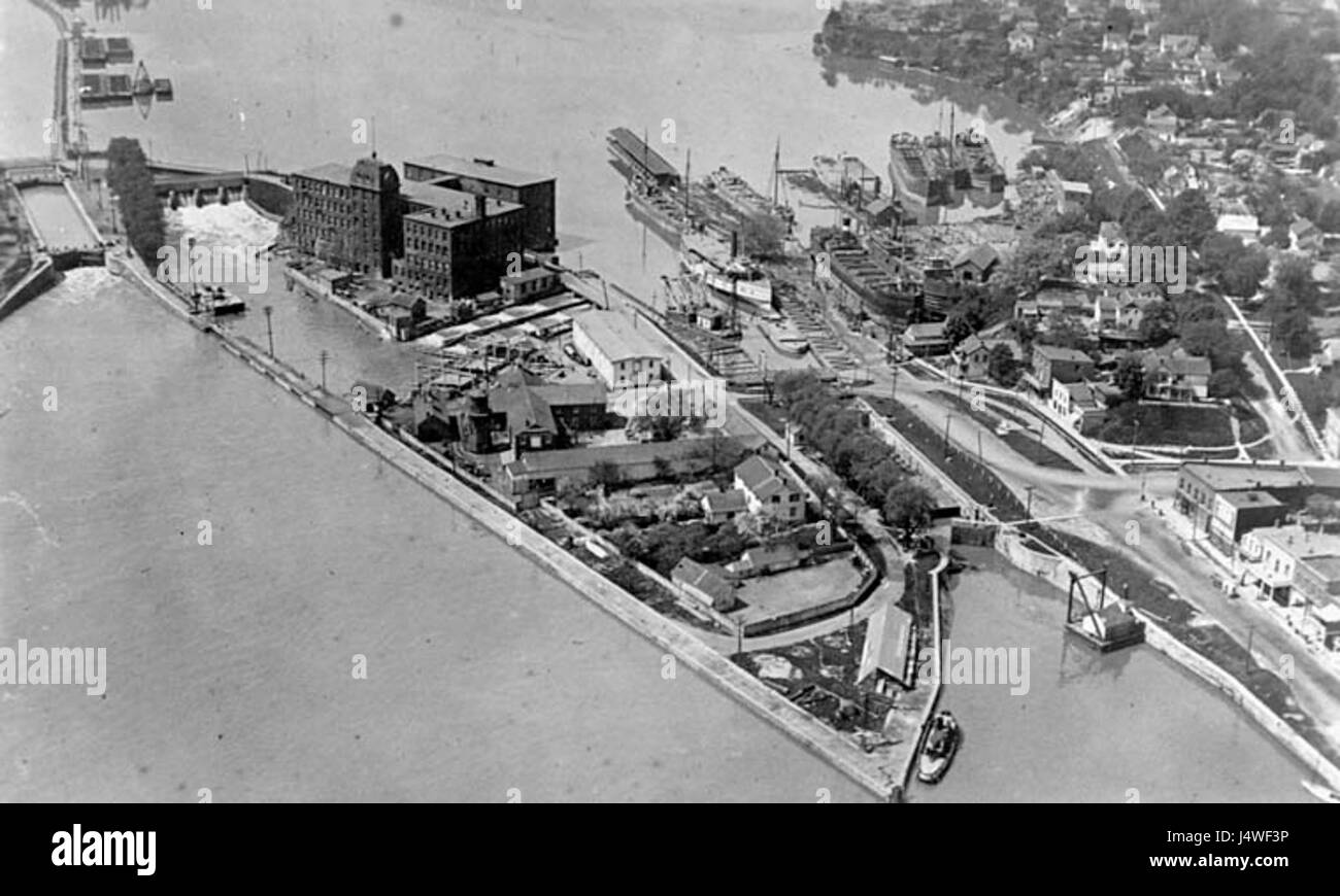 Welland canal a030556 Stock Photo Alamy