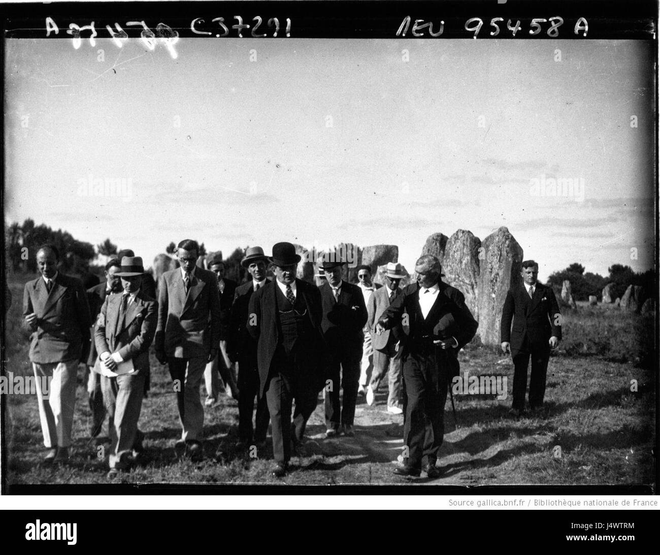 Vannes, Union France Bretagne 1532 1932, M Herriot aux menhirs de Carnac Stock Photo