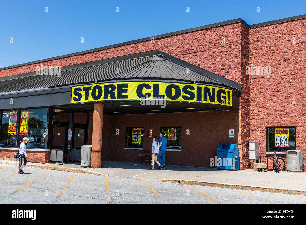 Horizontal Close Up Shot Of Store Closing Sign On A Retail Mall Business III Stock Photo