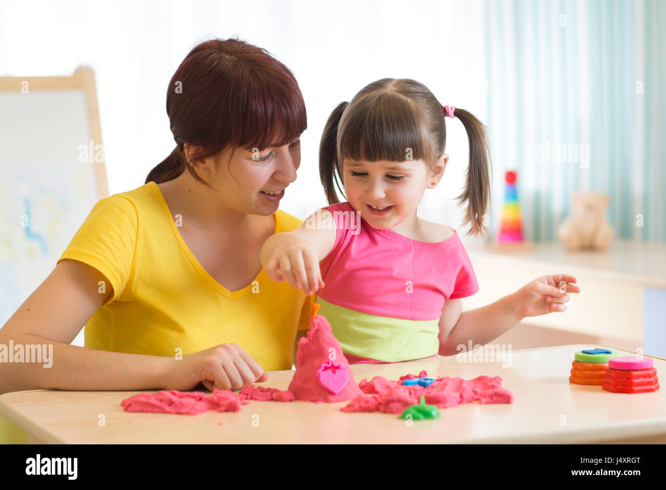 kinetic sand for toddlers