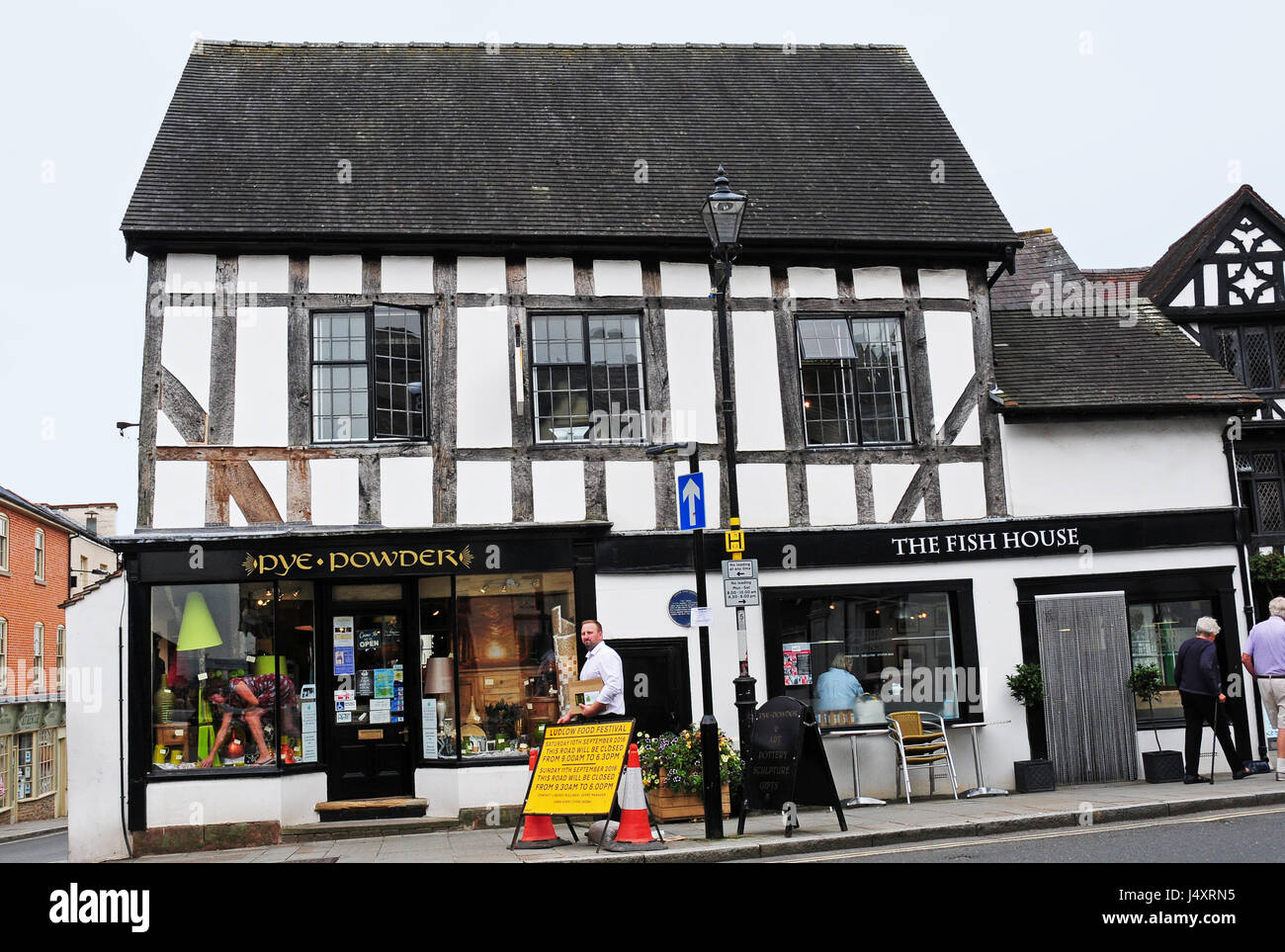 The Old Pye Powder or Pieds Poudres Court, above shops.  Ludlow. Stock Photo