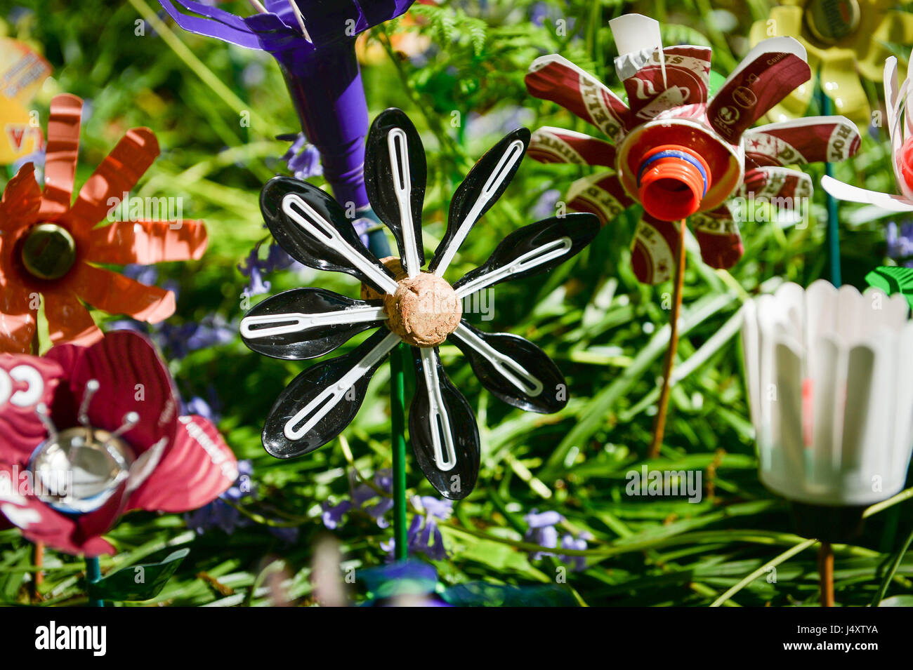 Michelle Reader Recycled art installation hi-res stock photography and images - Alamy