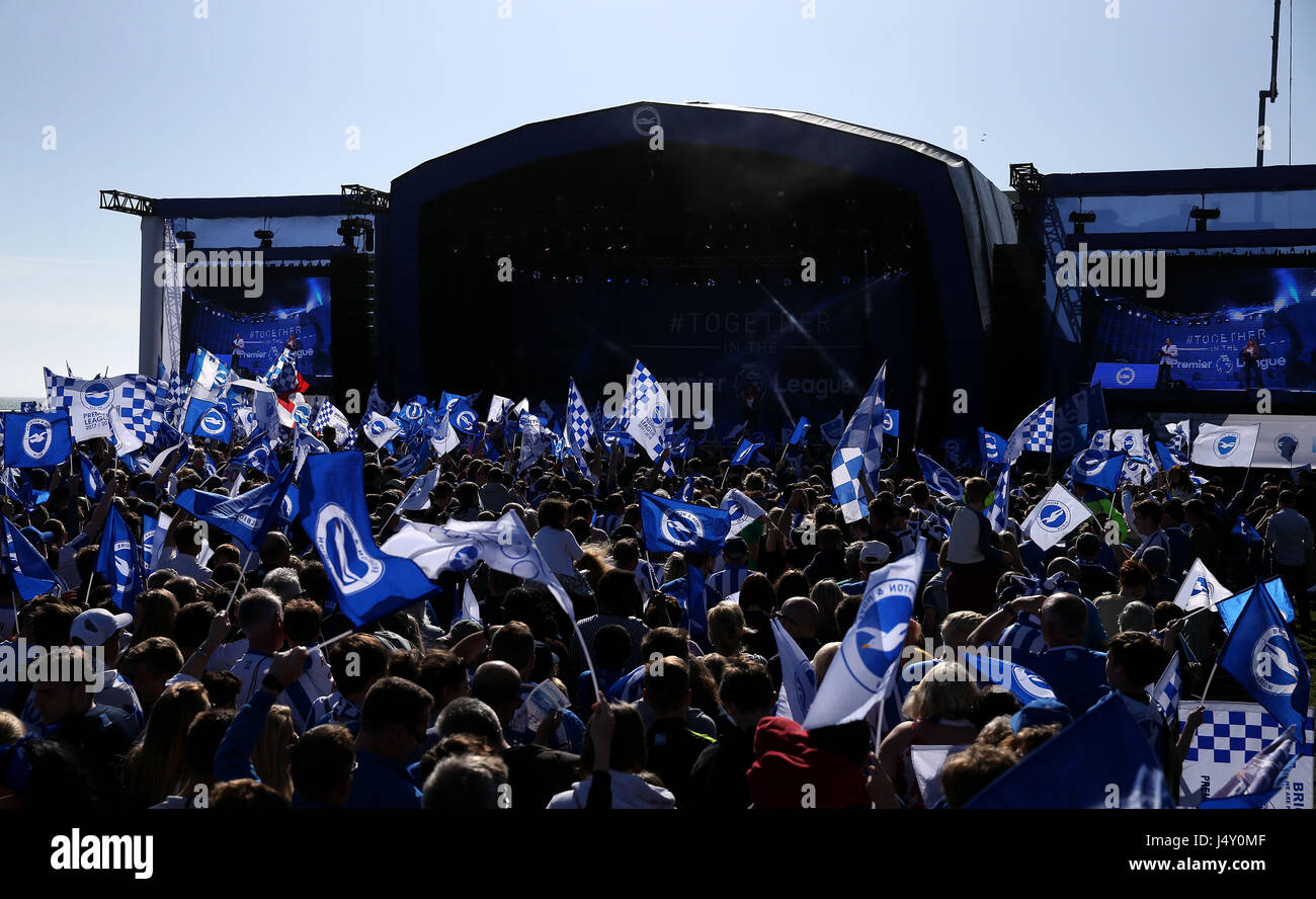 Bus parade through brighton hi-res stock photography and images - Alamy