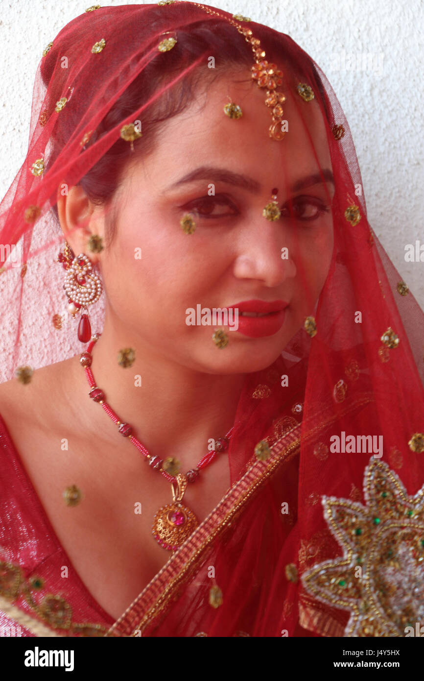Young Indian girl in red traditional sari Stock Photo Alamy
