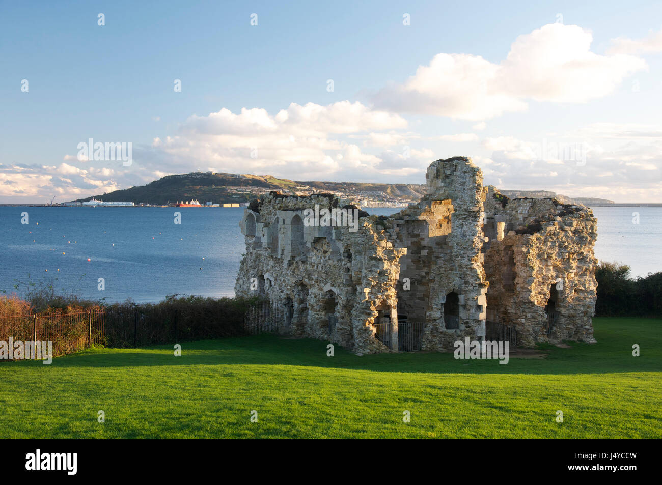 The ruined 16th Century Sandsfoot Castle, an artillery fort built in the reign of Henry VIII to defend Portland Harbour. Weymouth, Dorset, England, UK Stock Photo