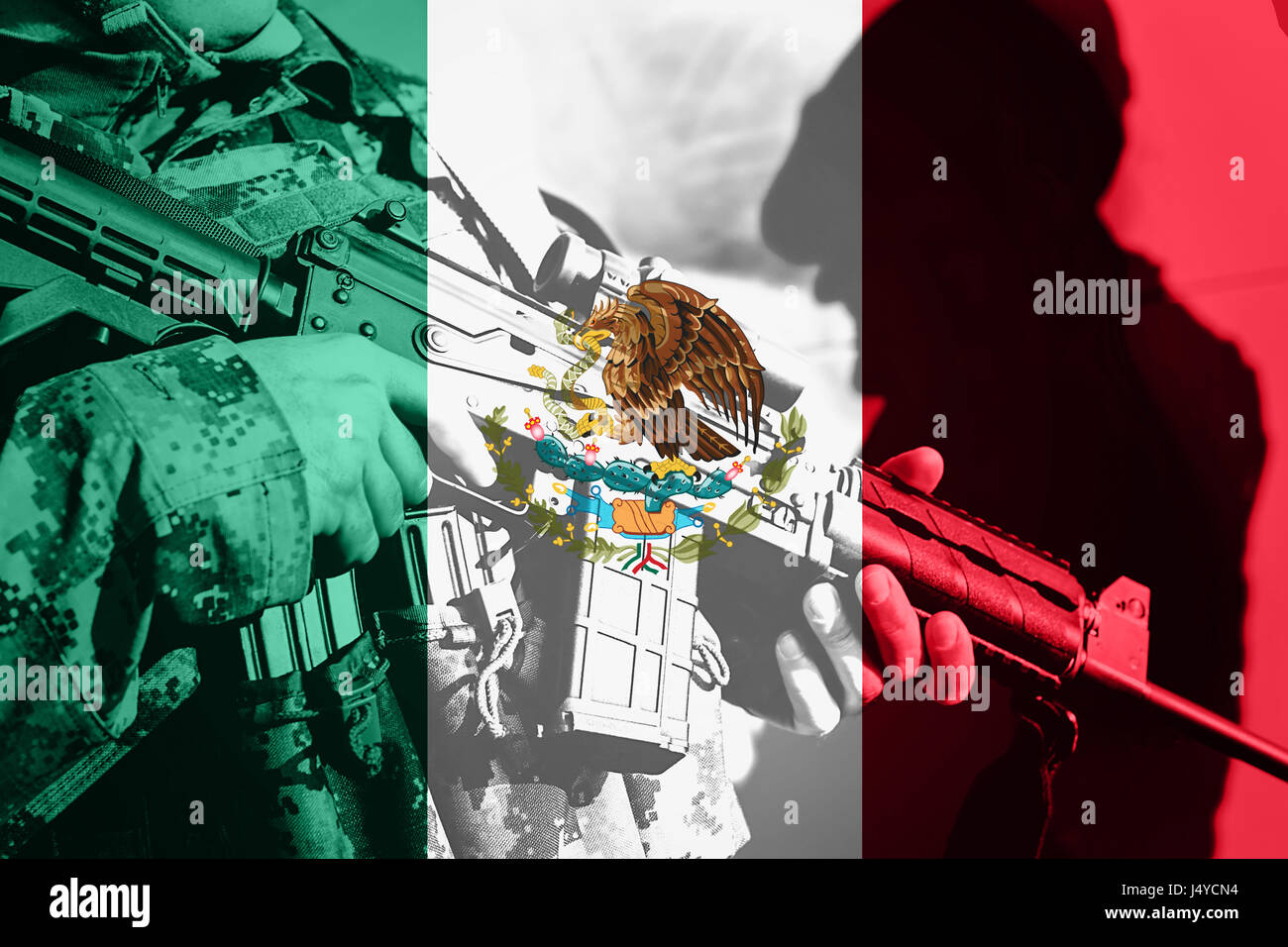Soldier with machine gun with national flag of Mexico Stock Photo Alamy