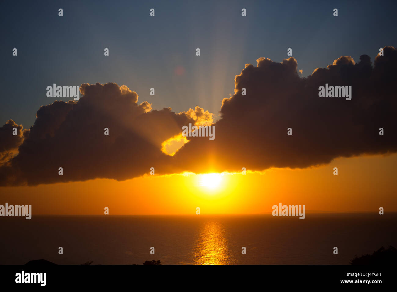 Beautiful colorful sunset sky and ocean, sunrise in the sea, sky ...