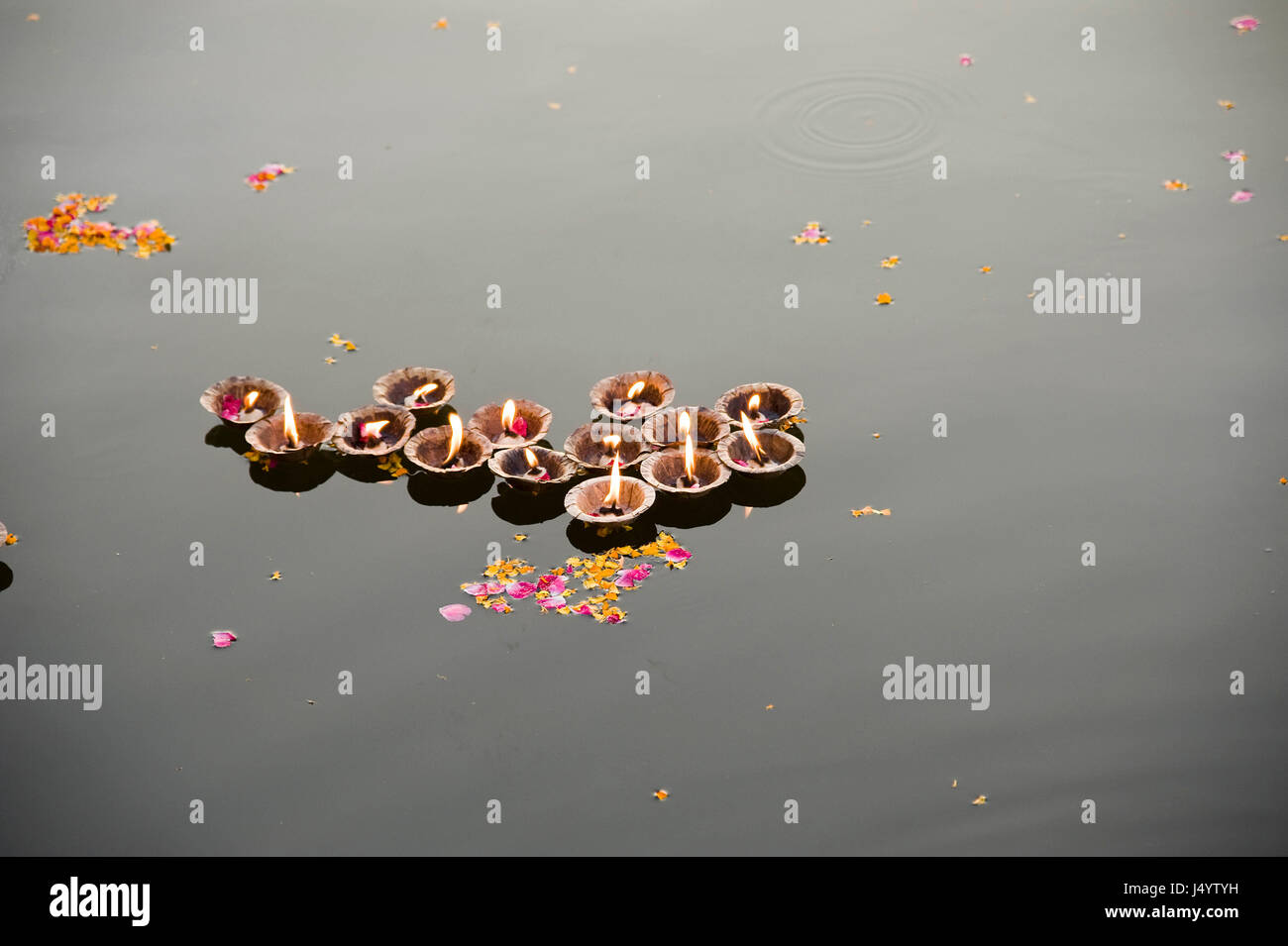 Floating oil lamp hires stock photography and images Alamy