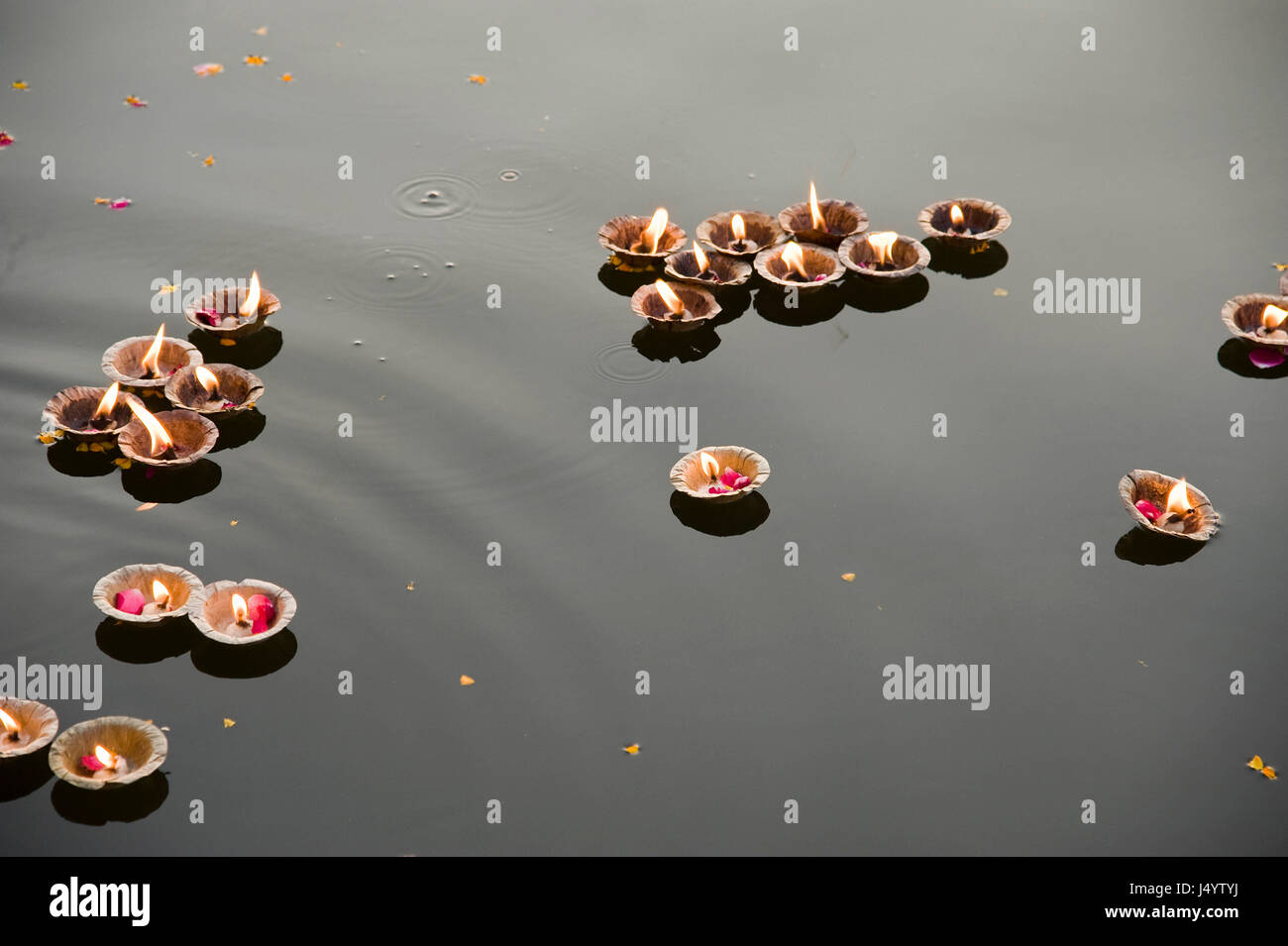 Floating oil lamp hires stock photography and images Alamy