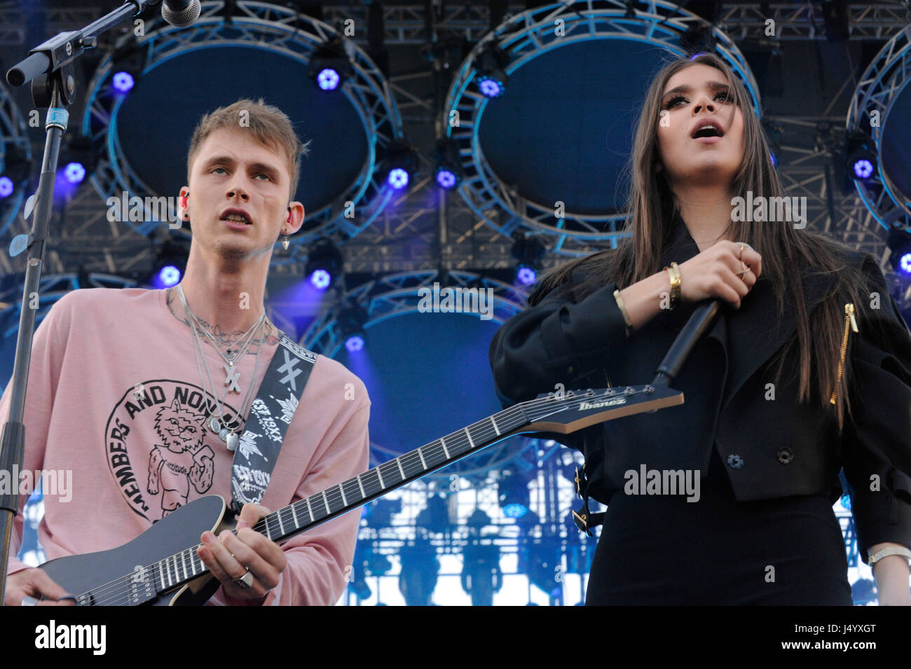 Machine Gun Kelly And Hailee Steinfeld Performing At The 2017 Kiis Fm Wango Tango At The Stubhub Center On May 13 2017 In Carson California Stock Photo Alamy