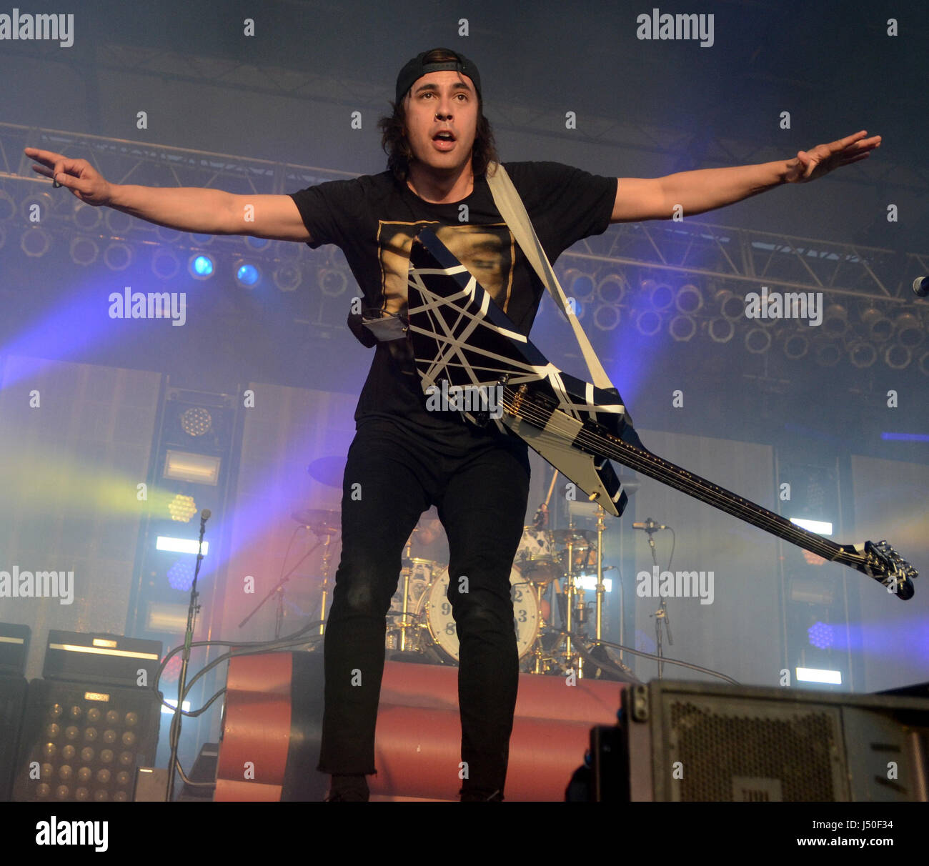 Vic fuentes hi-res stock photography and images - Alamy