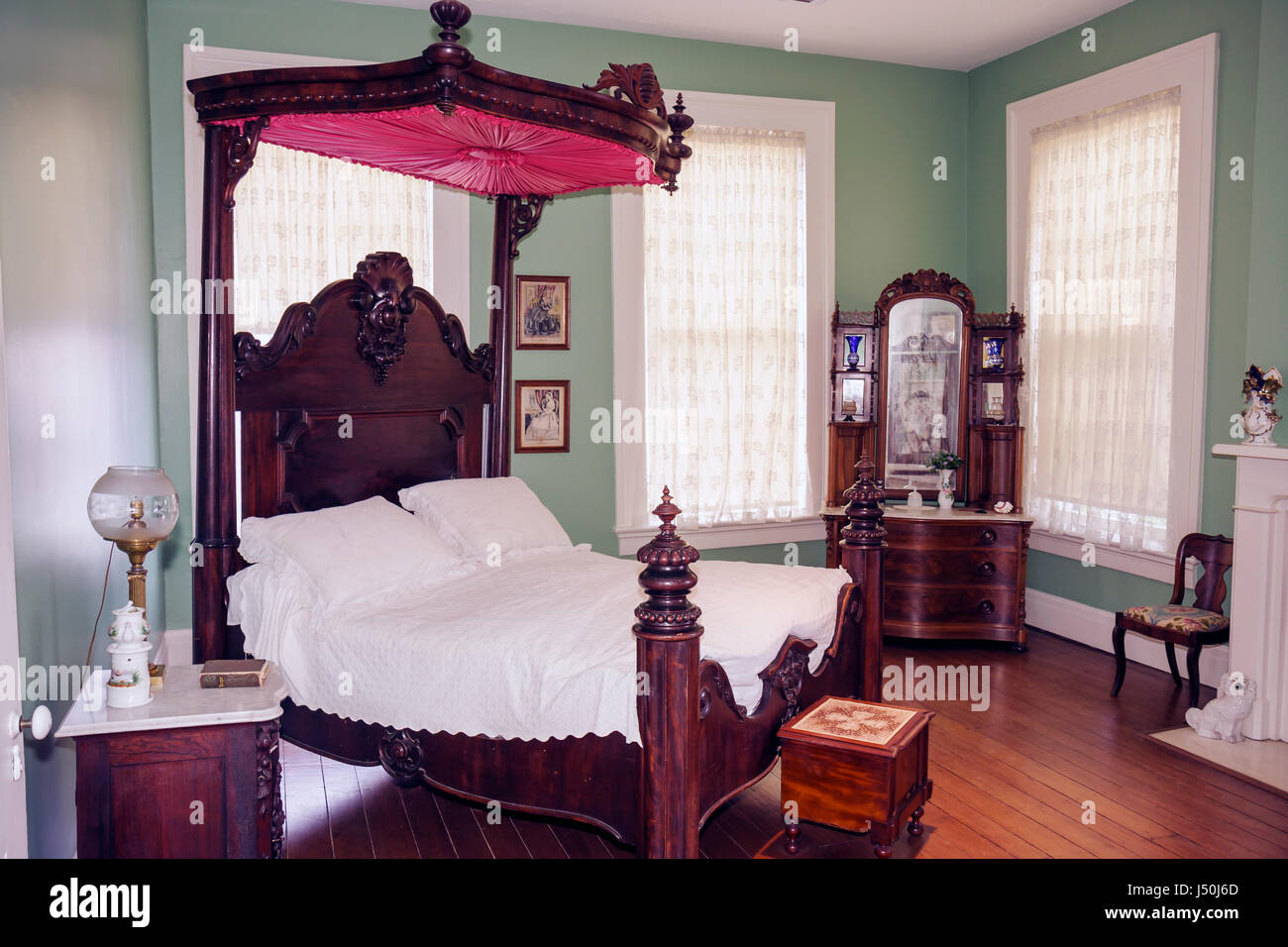 Alabama,Montgomery County,Montgomery,Old Alabama Town,historic buildings,city skyline,Ordeman house,houses,1850s,bedroom,four poster bed,canopy,dresse Stock Photo