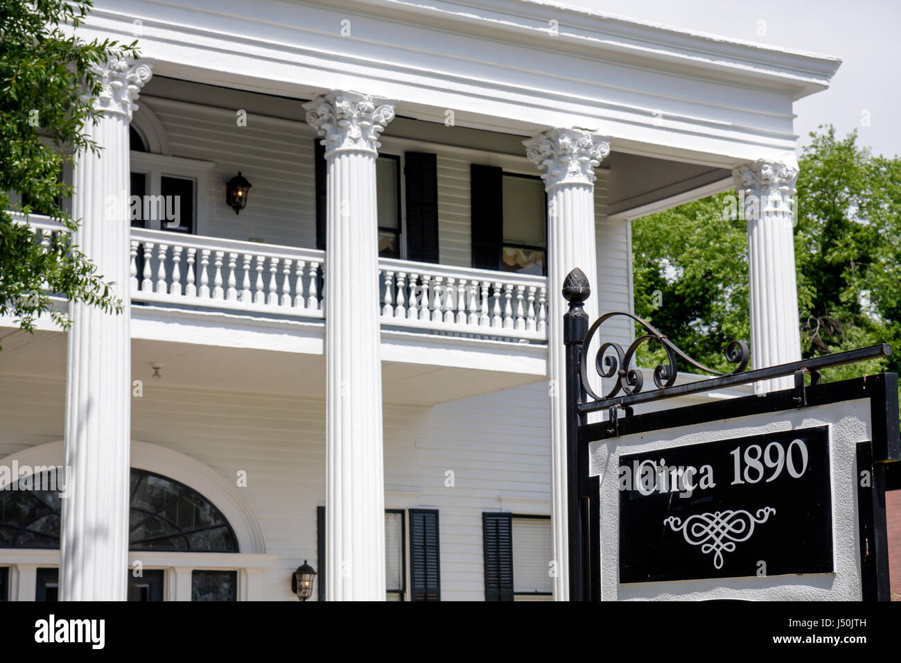Alabama tuskegee restored plantation style hires stock photography and
