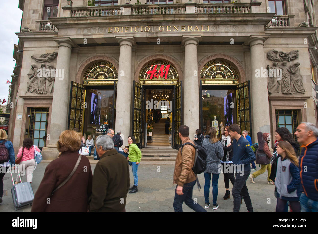 Exterior of H&M store in Barcelona Spain ES EU Stock Photo - Alamy