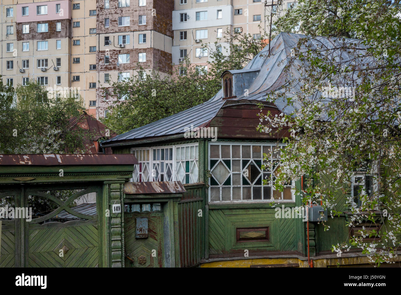 Терезенің сыртындағы орысша порно Epiphany-дегі мұзды шұңқырдағы жалаңаш фотосуреттер