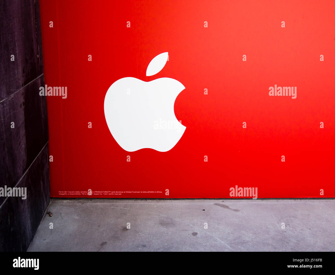 Red Apple logo limited edition - mural detail - Italy May 2017 Stock Photo