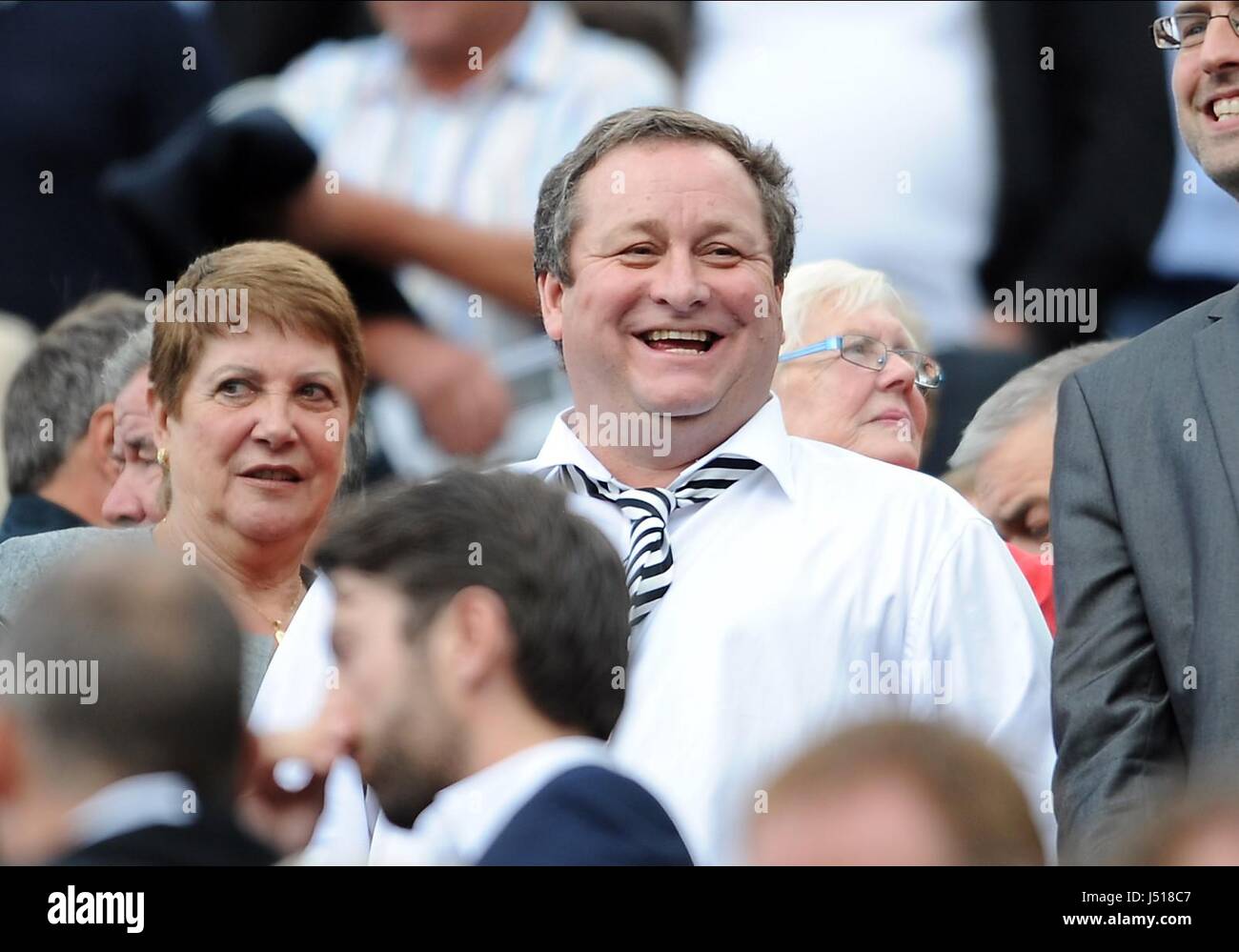 MIKE ASHLEY NEWCASTLE UNITED OWNER ST JAMES PARK NEWCASTLE ENGLAND 17 August 2014 Stock Photo