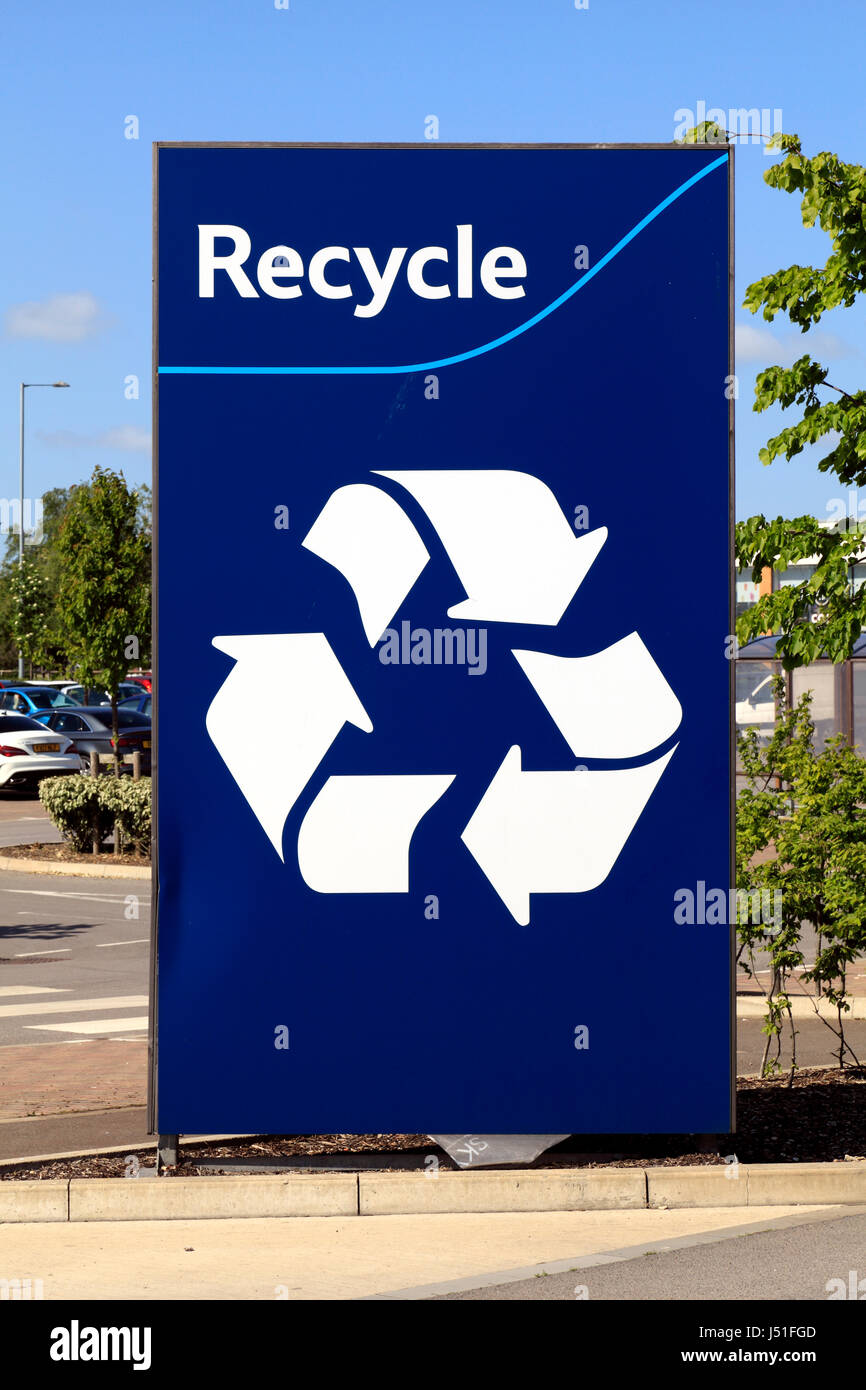 Recycle sign, Tesco carpark, Kings Lynn Superstore, Norfolk, England UK Stock Photo