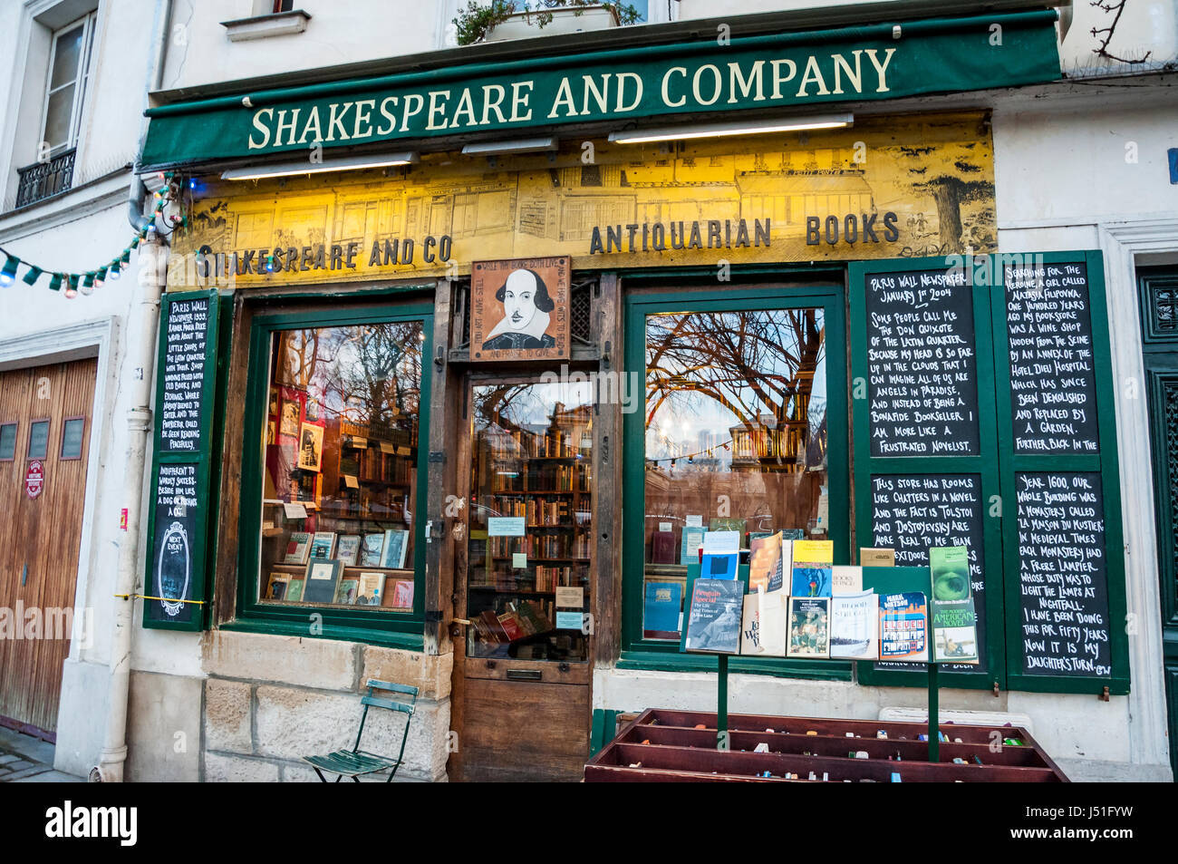 Shakespeare and company bookstore paris hi-res stock photography and images  - Alamy