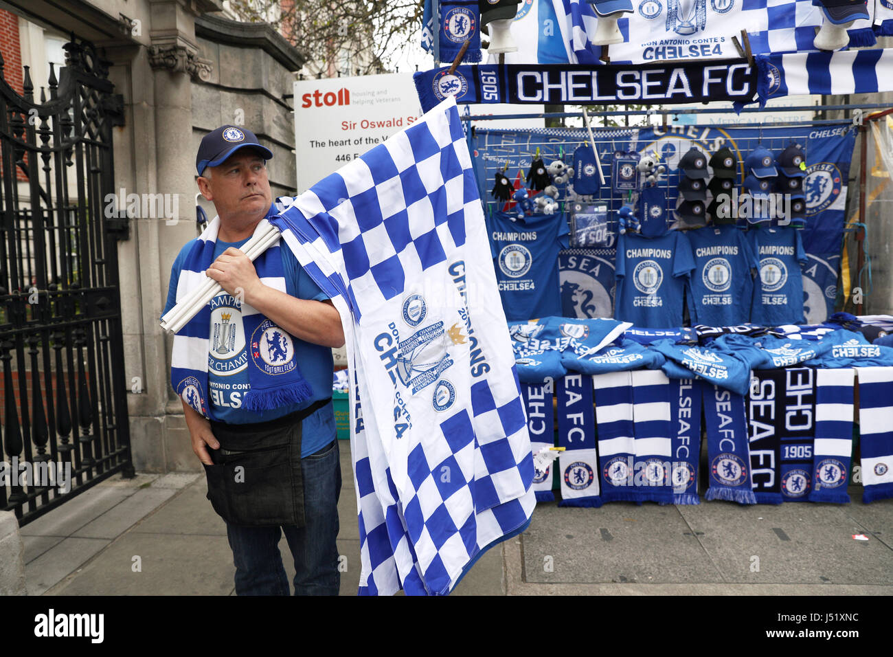 A Chelsea merchandise seller before the Premier League match at Stamford  Bridge, London Stock Photo - Alamy