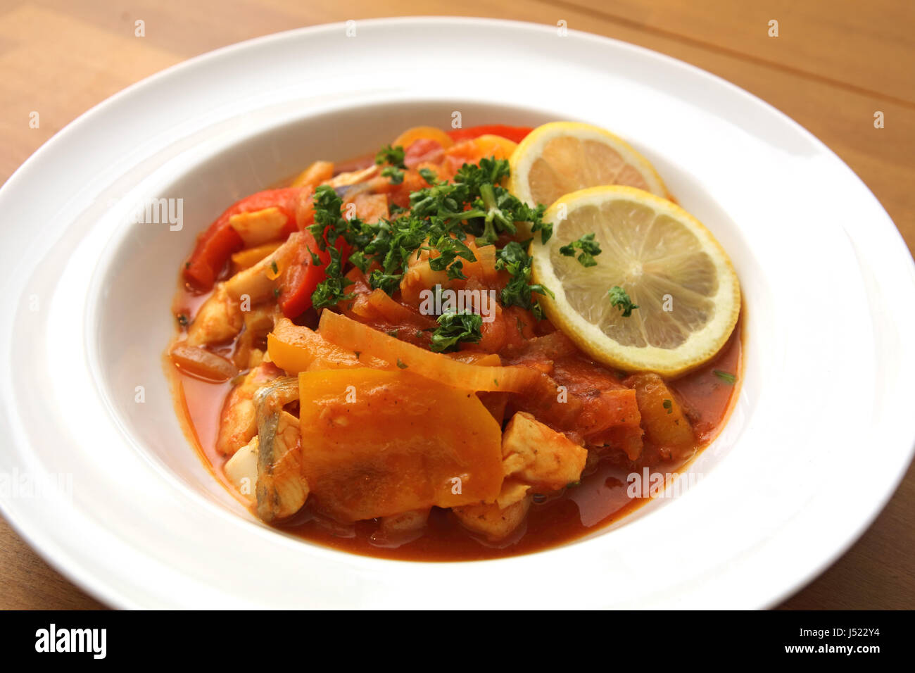 Portugiesischer Fischeintopf (Cataplana Stock Photo - Alamy