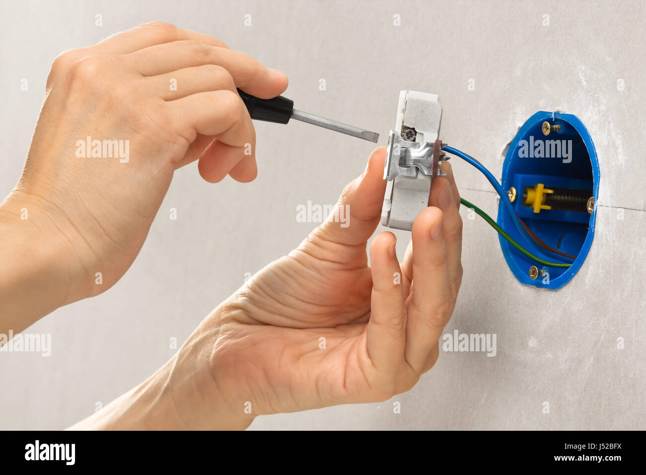 Installing Socket Hi Res Stock Photography And Images Alamy Installing Socket Hi Res Stock Photography And Images Alamy