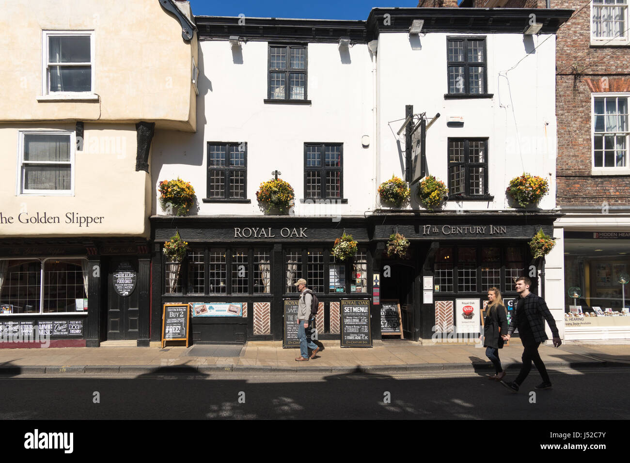 The Royal Oak pub and restaurant in Goodramgate, York, a 17th century Inn, England, UK Stock Photo