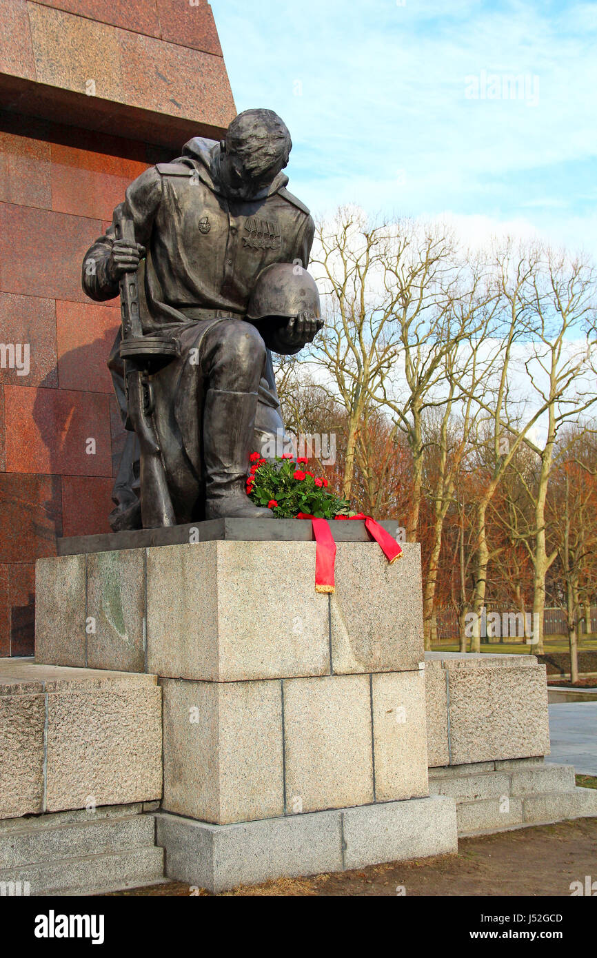 Soviet War Memorial built in 1945 in Treptower park, Berlin, Germany Stock Photo