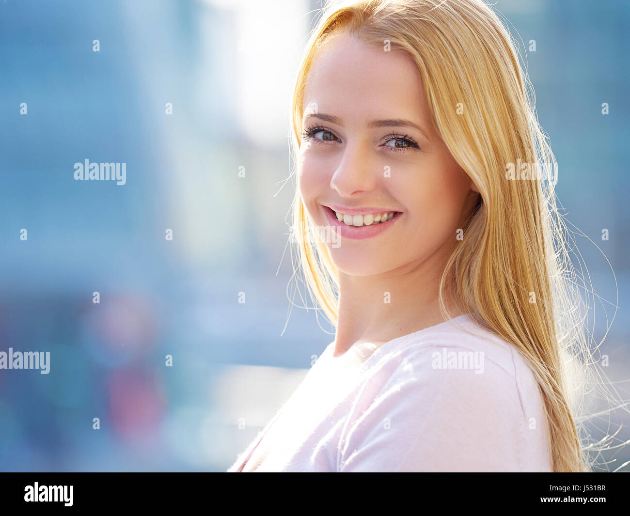 Portrait of a beautiful young woman Stock Photo - Alamy
