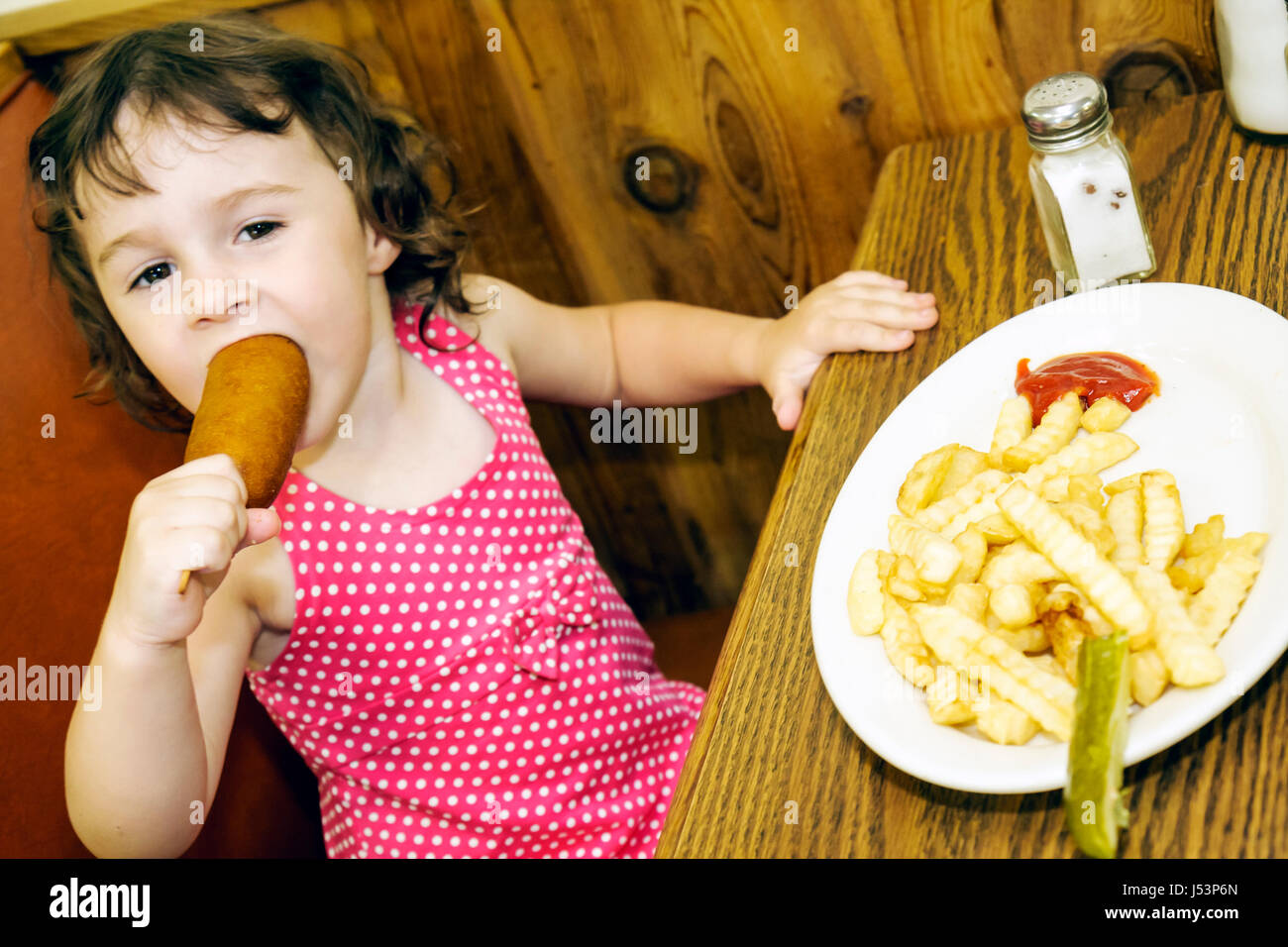 Arkansas Portia,Dairy King,restaurant restaurants food dining eating out cafe cafes bistro,girl