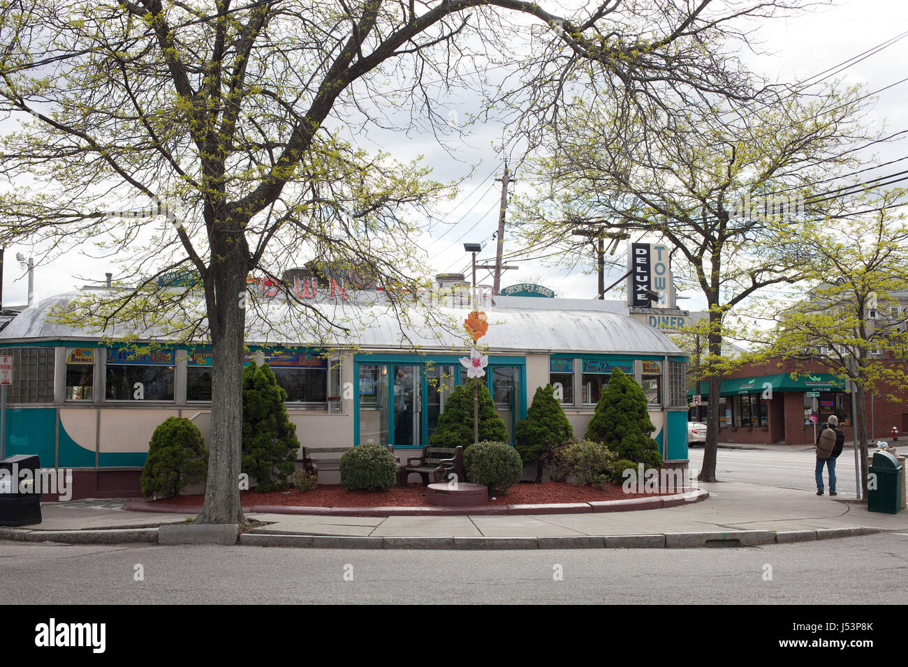 Town Diner is a popular place to eat on busy Mount Auburn Street in