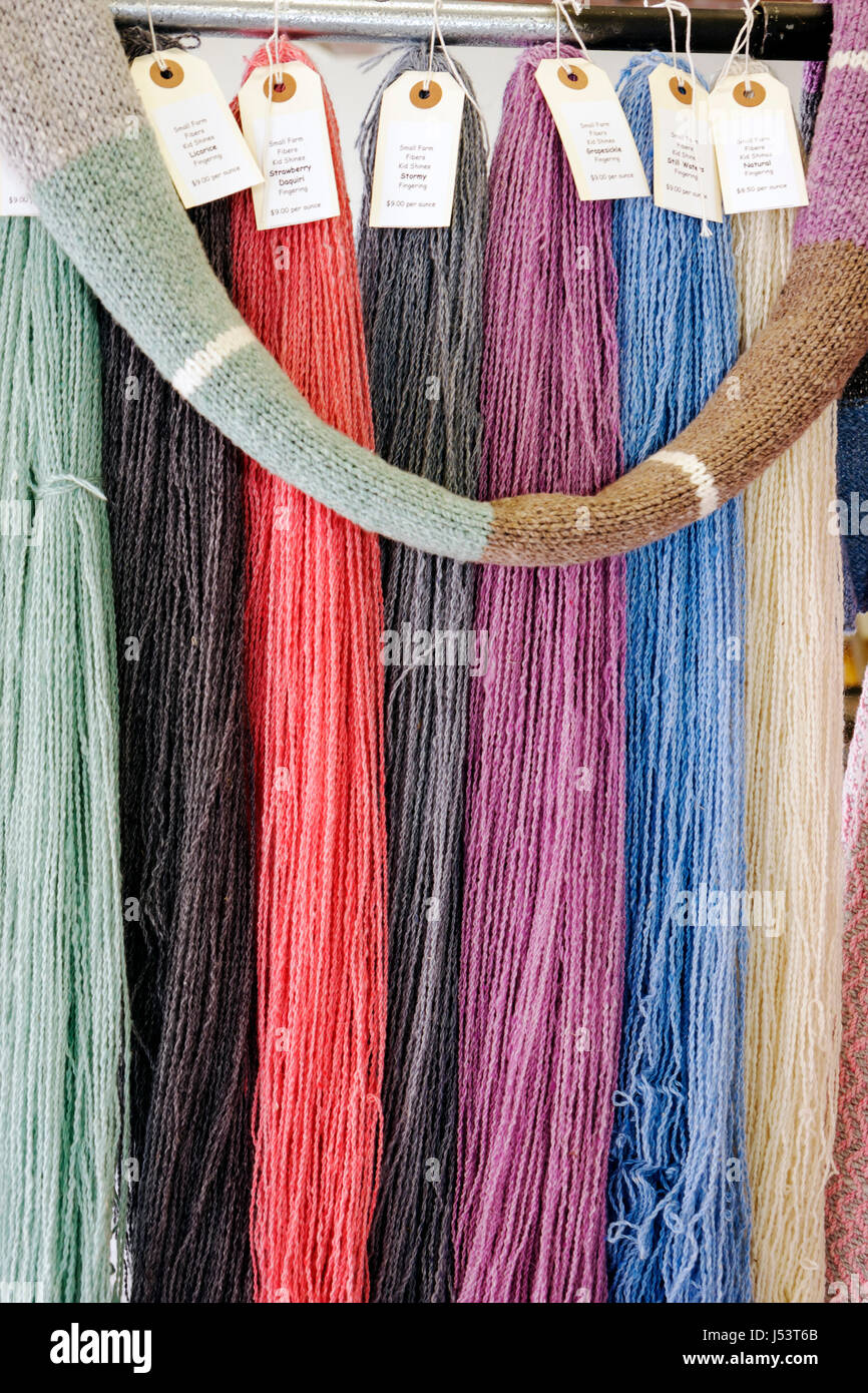 Arkansas Randolph County,Pocahontas,Small Farm Fibers,woolen products,dyed wool,yarn,baskets,hues,colors,natural fibers,knit,AR080602058 Stock Photo