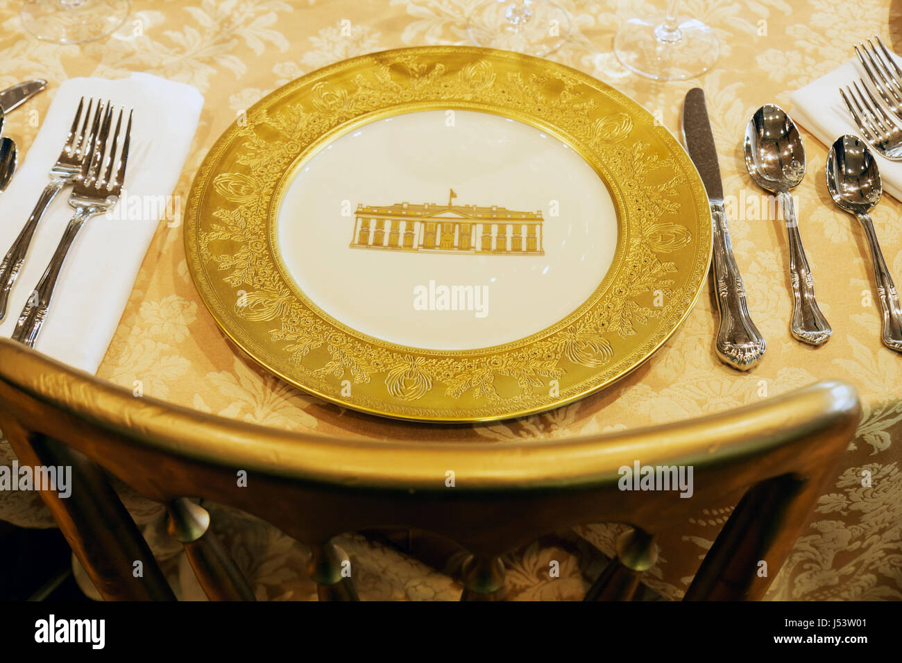 Little Rock Arkansas,William J. Clinton Presidential Library,White house,houses,artifacts,place setting,plates,exhibit exhibition collection dish,plat Stock Photo