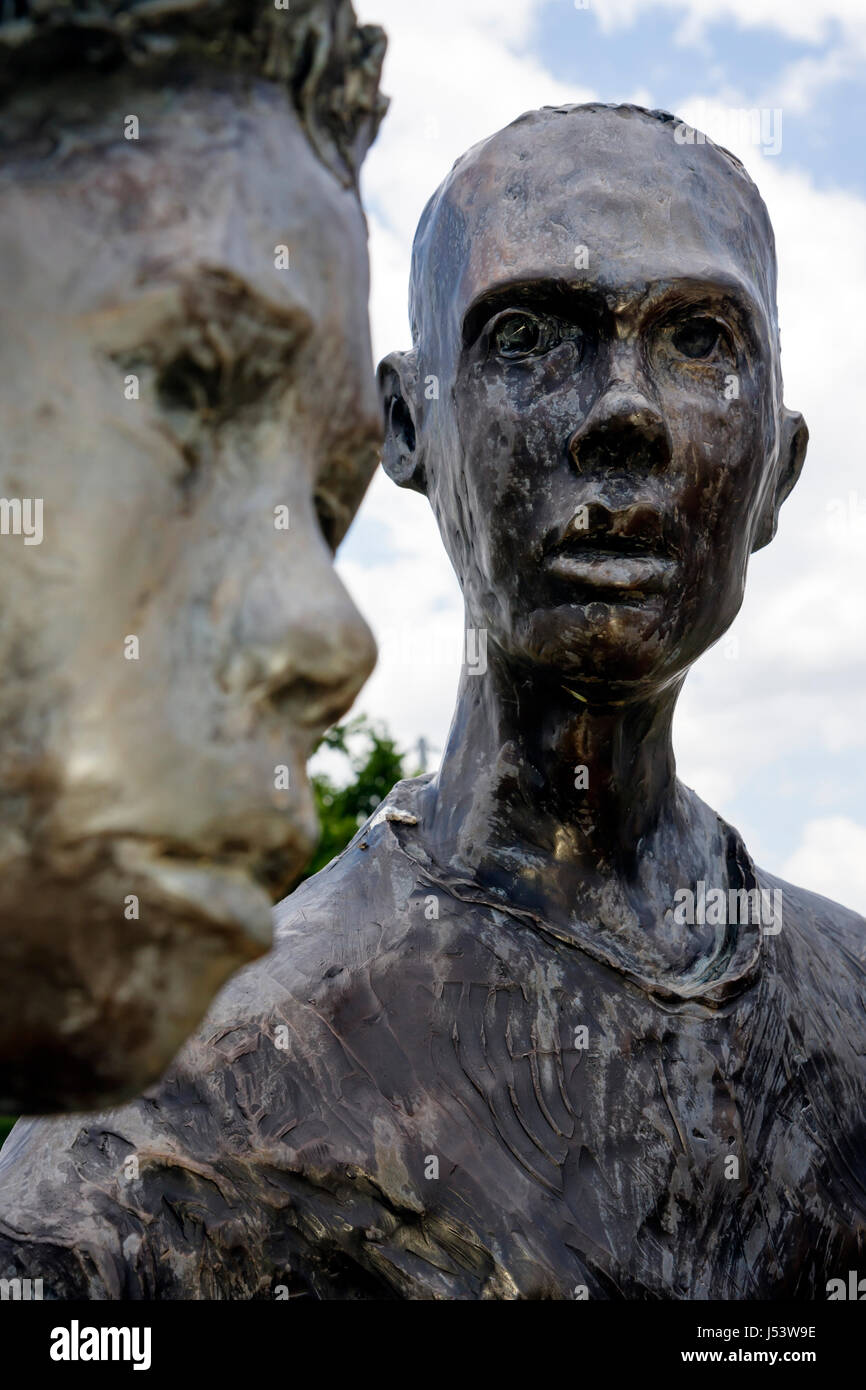 Little Rock Arkansas,Little Rock Nine,Central High School,life size sculpture,1957 desegregation crisis,Black History,African heritage,student student Stock Photo