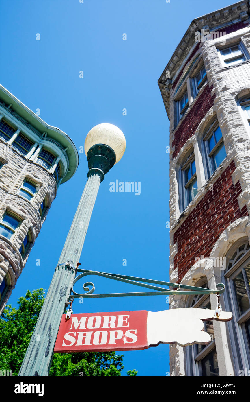 Eureka Springs Arkansas,Ozark Mountains,Spring Street,1905 Basin Park,hotel,Flatiron building,lamppost,architecture AR080610030 Stock Photo