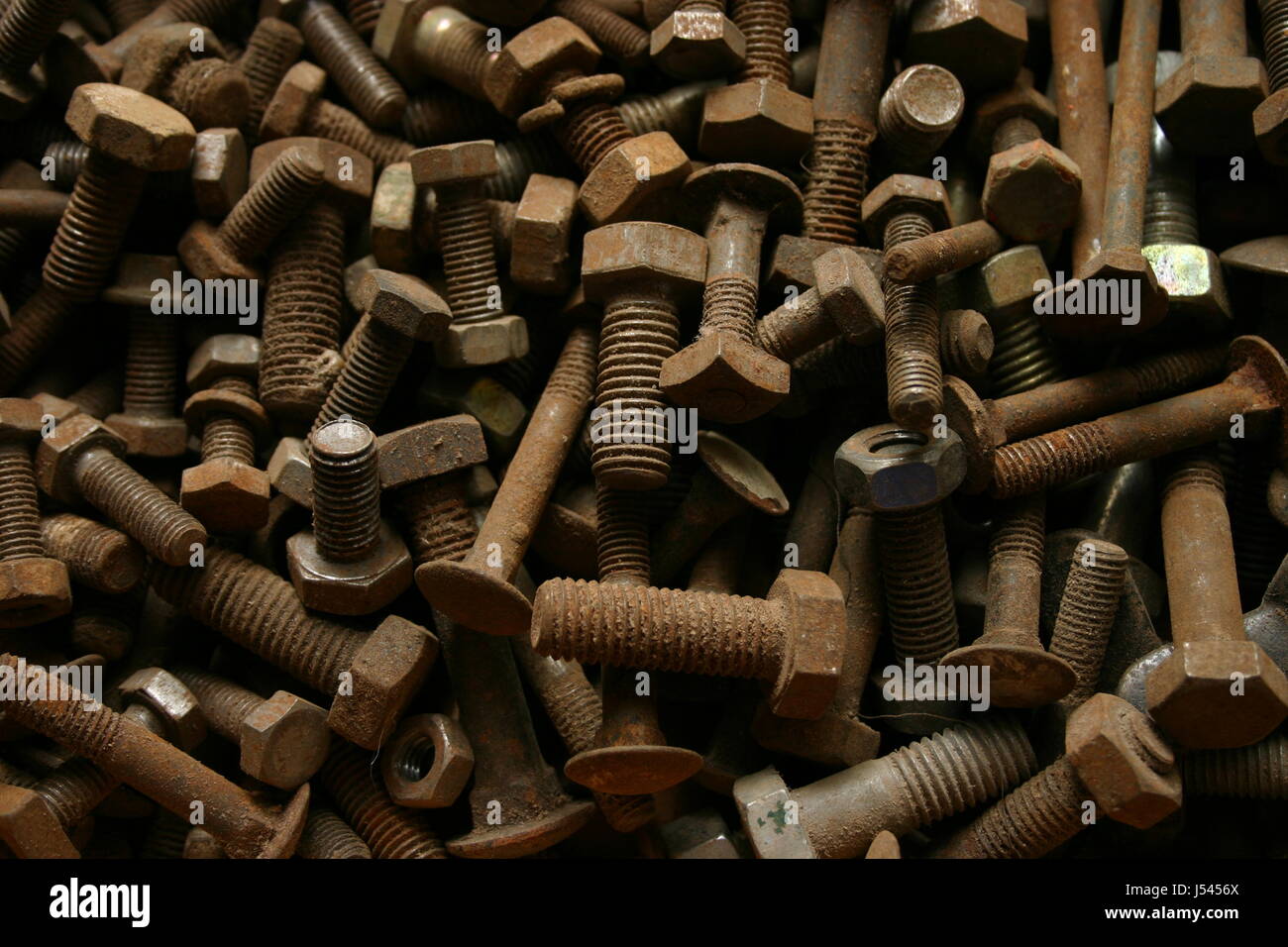 screws confusion mess expiration rust rotten scrap iron rostige