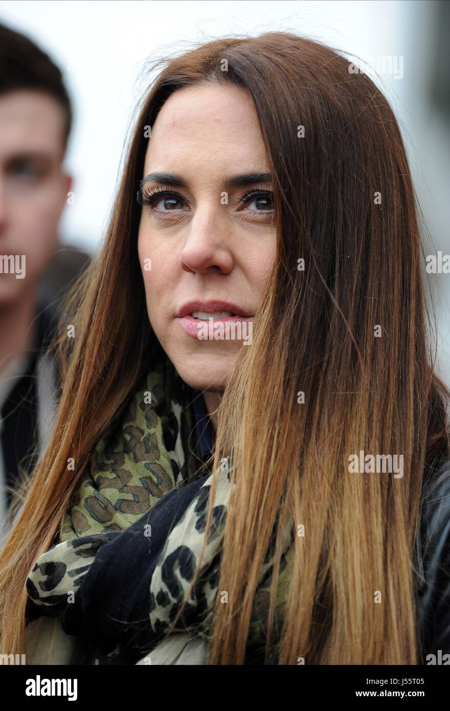 MELANIE C PAYS HER RESPECTS AT LIVERPOOL FC V MANCHESTER CITY ANFIELD LIVERPOOL ENGLAND 13 April 2014 Stock Photo
