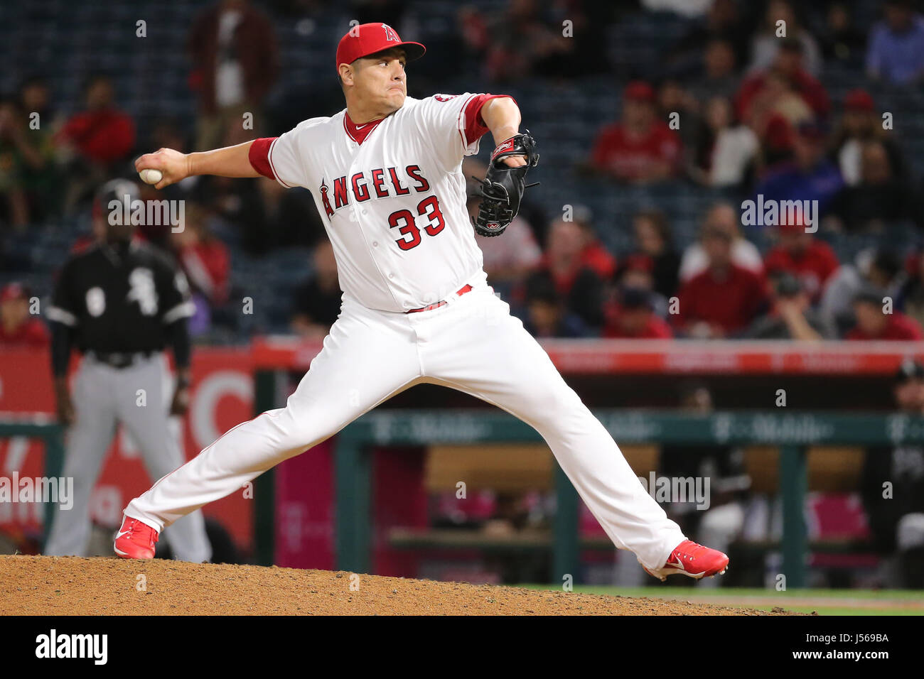 Los Angeles, USA. 16th May, 2017. Los Angeles Angels relief pitcher ...