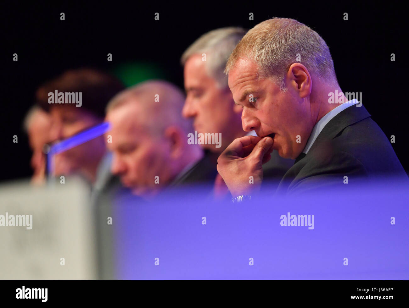 Frankfurt, Germany. 17th May, 2017. Carsten Kengeter (R), the CEO of Deutsche Boerse AG, with fellow board of directors members Jeffrey Tessler (L-R), Hauke Stars, Andreas Preuss and Gregor Pottmeyer at the company's annual general meeting in Frankfurt am Main, Germany, 17 May 2017. Credit: dpa picture alliance/Alamy Live News Stock Photo