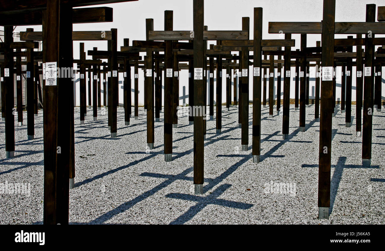 story,monument,memorial,cross,wall,berlin,gdr,crosses,checkpoint charly Stock Photo