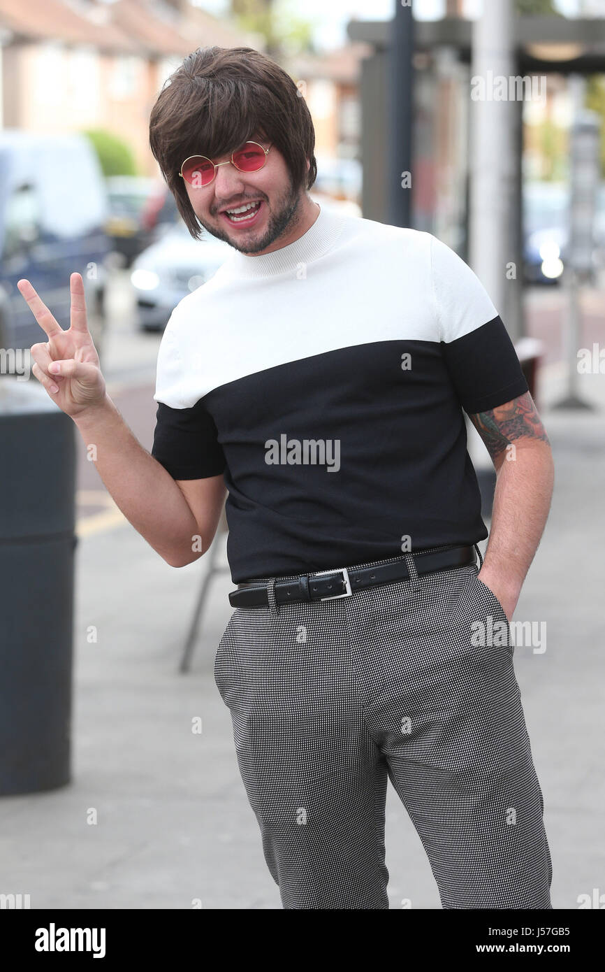 TOWIE filming scenes with a 60's style theme at Faces Nightclub Ilford ...