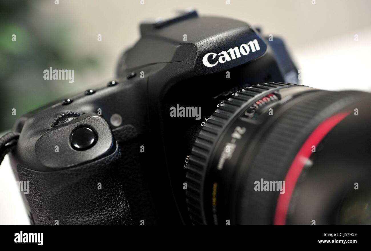The camera casing of a Canon EOS 50D in Oldenburg, 09 February 2012. | usage worldwide Stock Photo