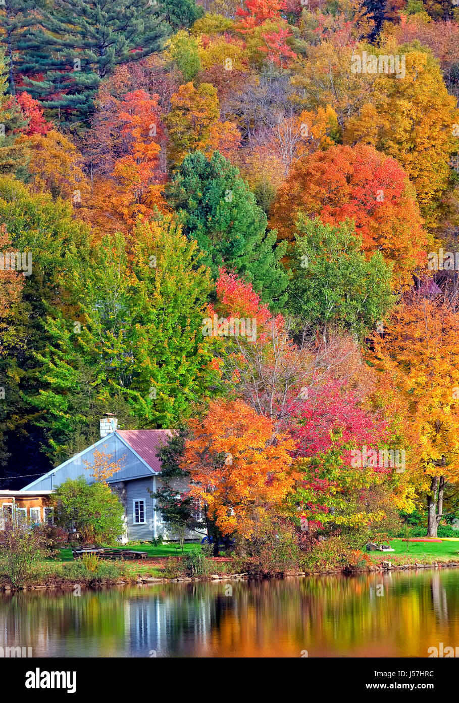 Vermont autumn hi-res stock photography and images - Alamy