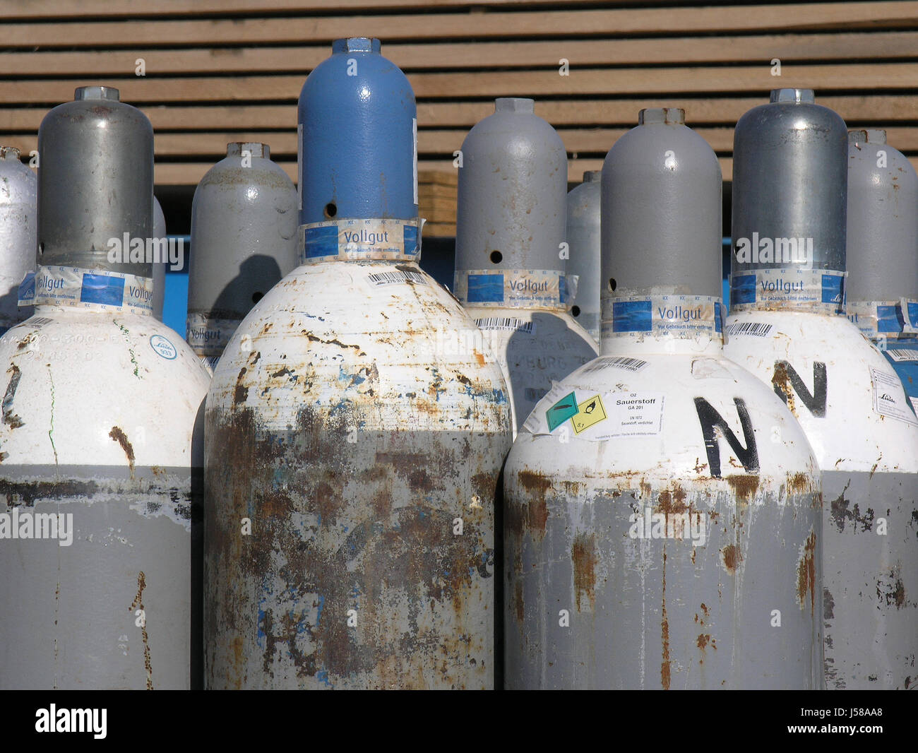gas oxygen gases nitrogen welding process welding gasflasche oxigene  spezialgas Stock Photo - Alamy